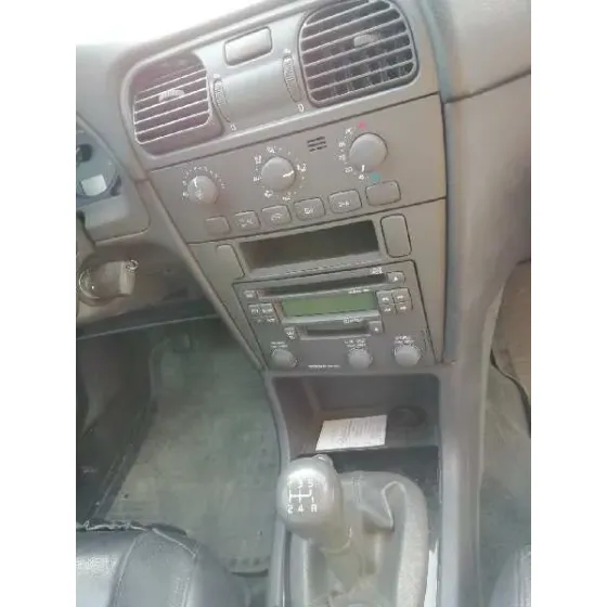 VOLVO V40 FAMILIAR '2002 2.0 T NEGRO