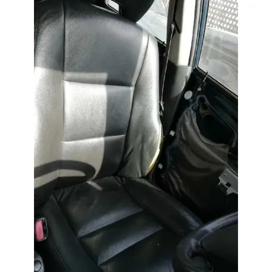 VOLVO V40 FAMILIAR '2002 2.0 T NEGRO