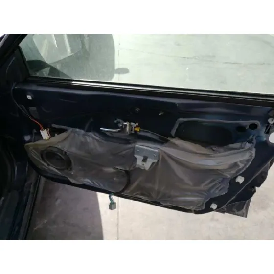 VOLVO V40 FAMILIAR '2002 2.0 T NEGRO