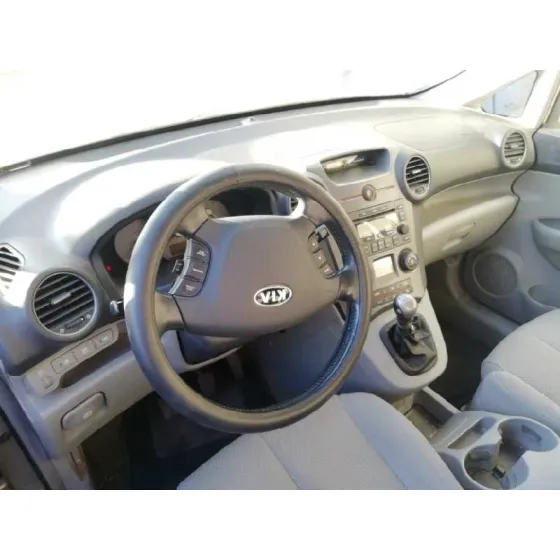 KIA CARENS (UN) '2007 CONCEPT DORADO