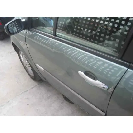 RENAULT GRAND SCENIC '2004 2.0 G VERDE CLARO
