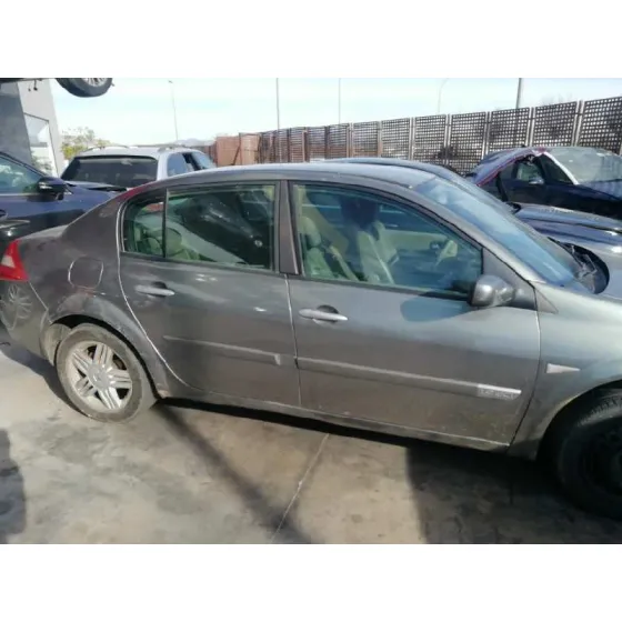 RENAULT MEGANE II CLASSIC BERLINA '2003 1.9 DCI DIESEL VERDE