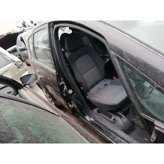 MITSUBISHI COLT BERLINA 5 (Z30A) '2005 1.1 INFORM (D) NEGRO