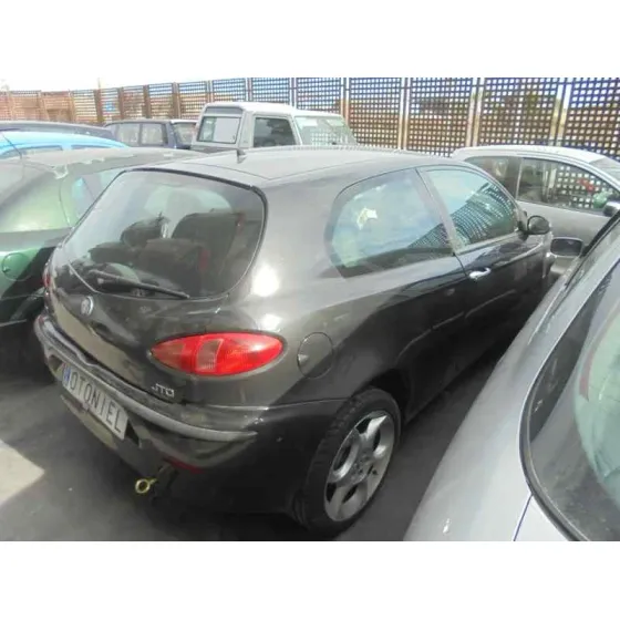ALFA ROMEO 147 (190) '2005 1.9 JTD DISTINCTIVE NEGRO