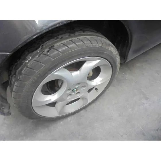 ALFA ROMEO 147 (190) '2005 1.9 JTD DISTINCTIVE NEGRO