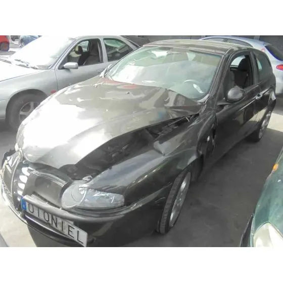 ALFA ROMEO 147 (190) '2005 1.9 JTD DISTINCTIVE NEGRO