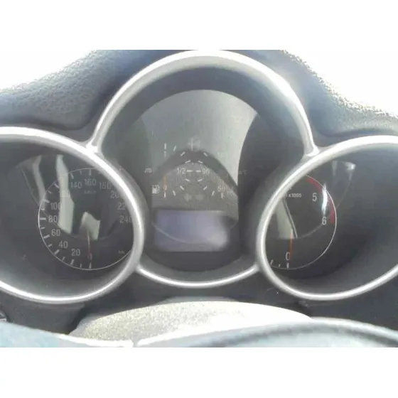 ALFA ROMEO 147 (190) '2005 1.9 JTD DISTINCTIVE NEGRO