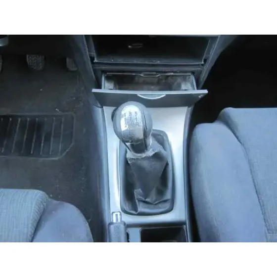 TOYOTA COROLLA (E12) '2002 1.6 LINEA SOL BERLINA 3/5 PLATA