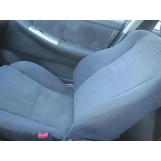 TOYOTA COROLLA (E12) '2002 1.6 LINEA SOL BERLINA 3/5 PLATA