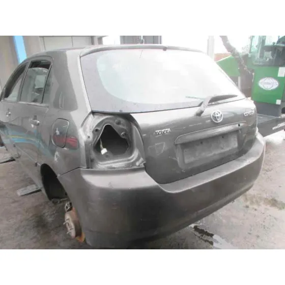 TOYOTA COROLLA (E12) '2003 2.0 D-4D SOL BERLINA GRIS