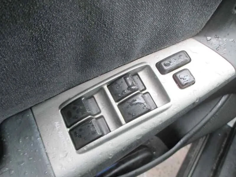 TOYOTA COROLLA (E12) '2003 2.0 D-4D SOL BERLINA GRIS