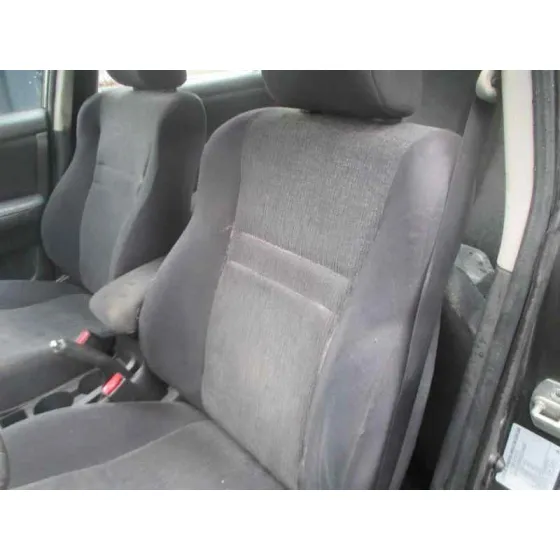 TOYOTA COROLLA (E12) '2003 2.0 D-4D SOL BERLINA GRIS
