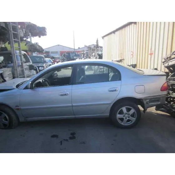TOYOTA AVENSIS BERLINA (T 22) '2003 2.0 TURBODIESEL CAT PLATA