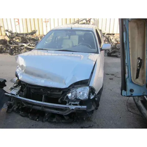 TOYOTA AVENSIS BERLINA (T 22) '2003 2.0 TURBODIESEL CAT PLATA