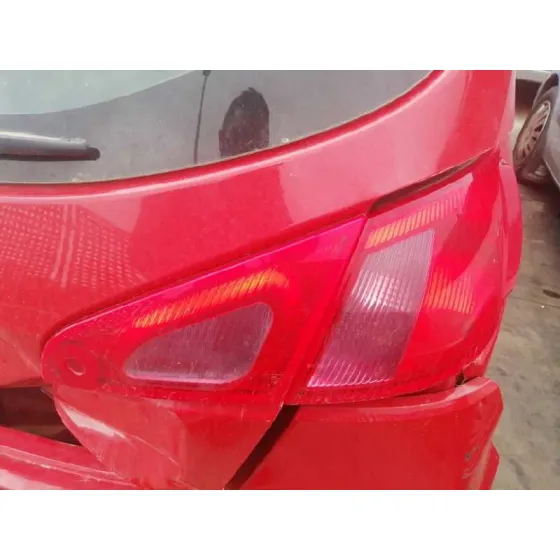 MITSUBISHI COLT BERLINA 3 (CZ) '2006 1.1 CAT ROJO