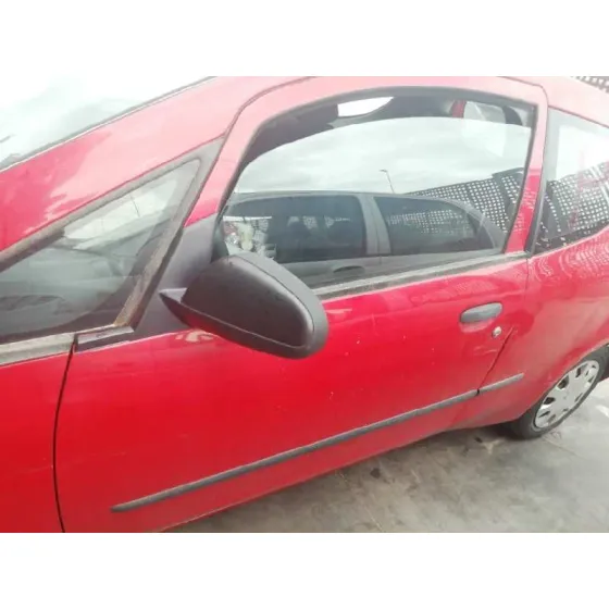 MITSUBISHI COLT BERLINA 3 (CZ) '2006 1.1 CAT ROJO