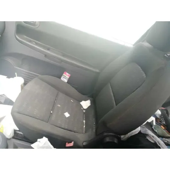 MITSUBISHI COLT BERLINA 3 (CZ) '2006 1.1 CAT ROJO