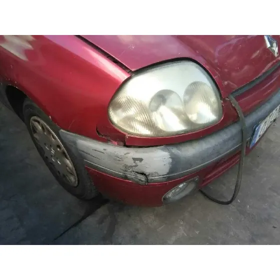 RENAULT CLIO II FASE I (B/CBO) '2001 1.2 ALIZE ROJO