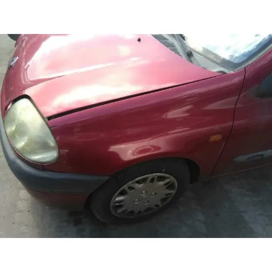 RENAULT CLIO II FASE I (B/CBO) '2001 1.2 ALIZE ROJO