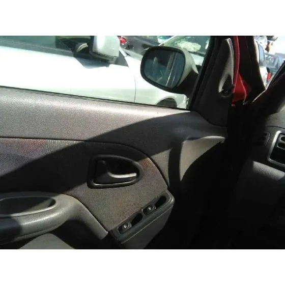 RENAULT CLIO II FASE I (B/CBO) '2001 1.2 ALIZE ROJO