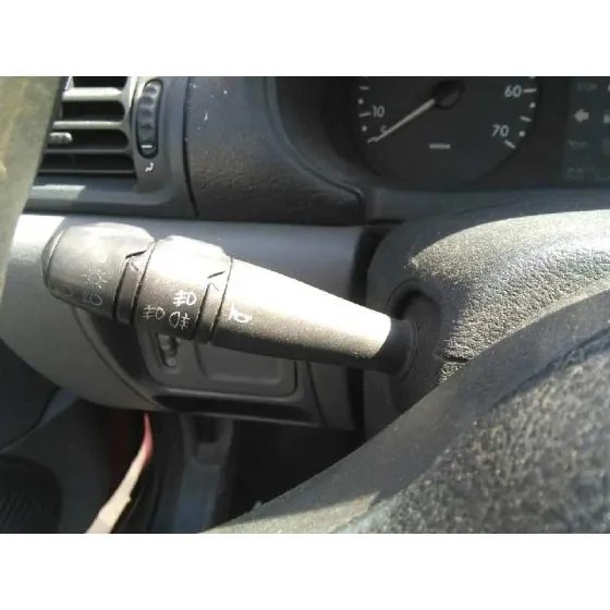 RENAULT CLIO II FASE I (B/CBO) '2001 1.2 ALIZE ROJO