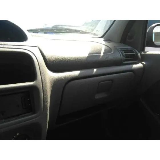 RENAULT CLIO II FASE I (B/CBO) '2001 1.2 ALIZE ROJO