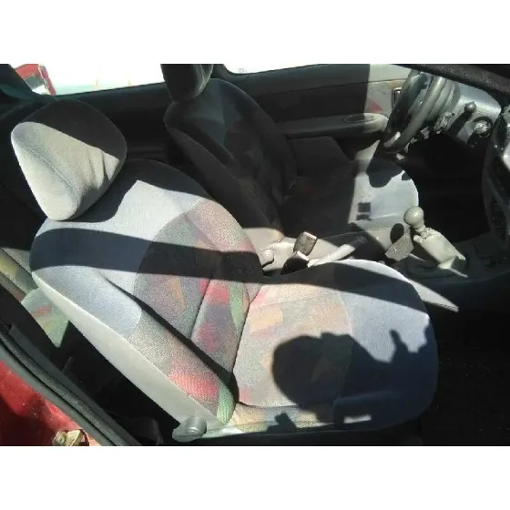 RENAULT CLIO II FASE I (B/CBO) '2001 1.2 ALIZE ROJO