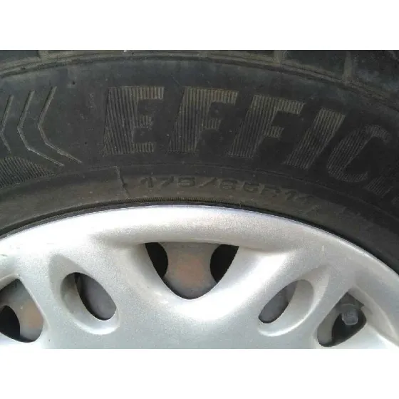 RENAULT CLIO II FASE I (B/CBO) '2001 1.2 ALIZE ROJO