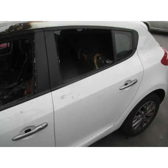 RENAULT MEGANE III BERLINA 5 P '2014 LIMITED BLANCO