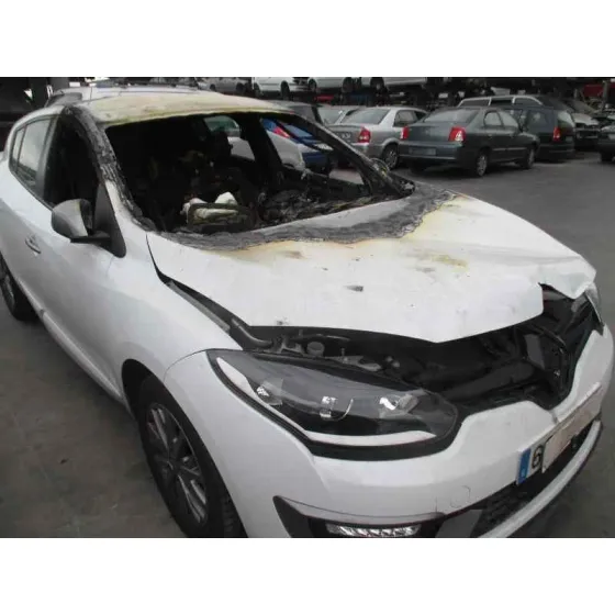 RENAULT MEGANE III BERLINA 5 P '2014 LIMITED BLANCO