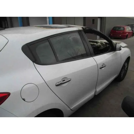 RENAULT MEGANE III BERLINA 5 P '2014 LIMITED BLANCO