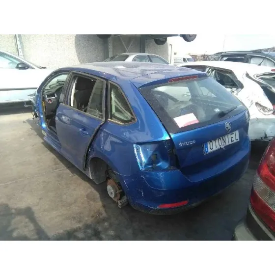SKODA SPACEBACK (5H) '2015 ACTIVE AZUL