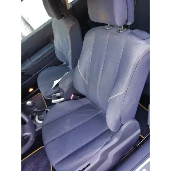 RENAULT MEGANE II BERLINA 3P '2004 CONFORT AUTHENTIQUE BLANCO