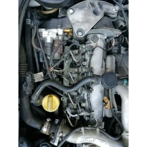 RENAULT MEGANE II BERLINA 3P '2004 CONFORT AUTHENTIQUE BLANCO