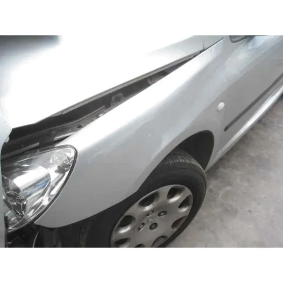 PEUGEOT 307 (S1) '2004 XR CLIM PLATA
