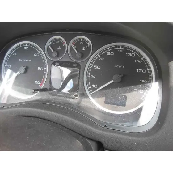 PEUGEOT 307 (S1) '2004 XR CLIM PLATA