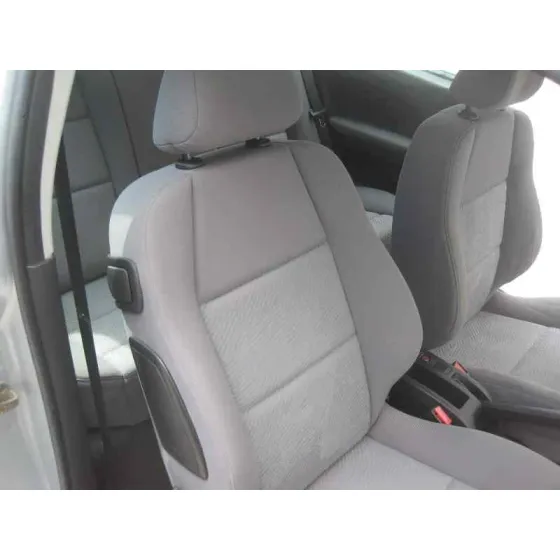 PEUGEOT 307 (S1) '2004 XR CLIM PLATA