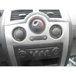 RENAULT MEGANE II BERLINA 5P RENAULT MEGANE II BERLINA 5P '2003 CONFORT AUTHENTIQUE GRIS 2002