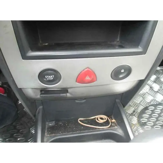 RENAULT MEGANE II BERLINA 5P '2003 CONFORT AUTHENTIQUE GRIS