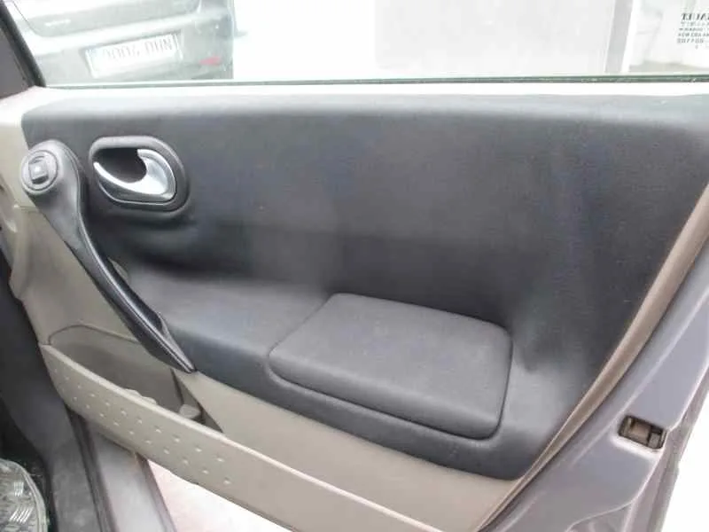 RENAULT MEGANE II BERLINA 5P '2003 CONFORT AUTHENTIQUE GRIS