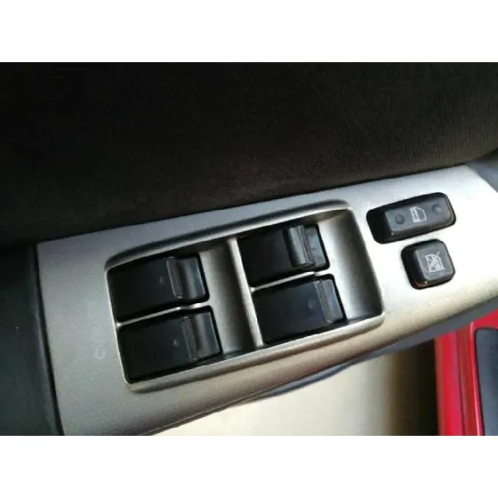 TOYOTA COROLLA (E12) '2004 1.4 D-4D LUNA COMPACT ROJO