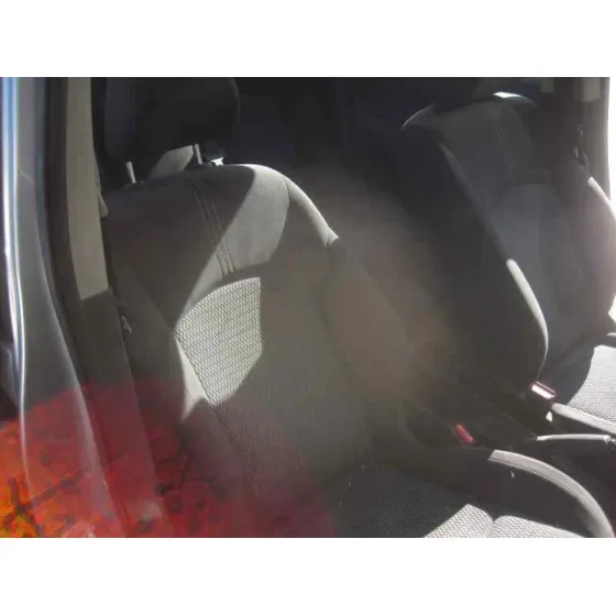 NISSAN NOTE '2015 ACENTA PLATA