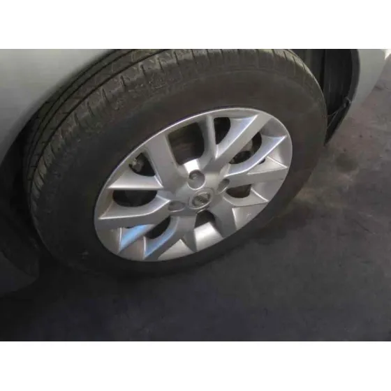 NISSAN NOTE '2015 ACENTA PLATA