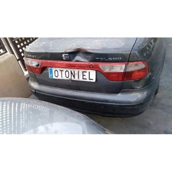 SEAT TOLEDO (1M2) '2002 EXECUTIVE GRIS