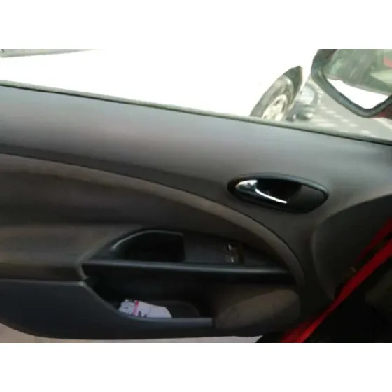 SEAT ALTEA (5P1) '2005 REFERENCE ROJO