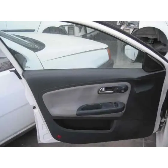 SEAT IBIZA (6L1) '2004 COOL BLANCO