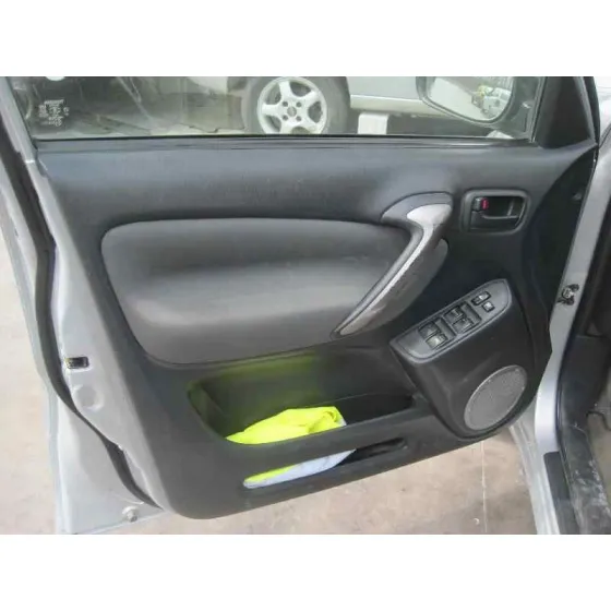 TOYOTA RAV 4 (A2) '2004 2.0 LUNA 4X4 (2003->) PLATA