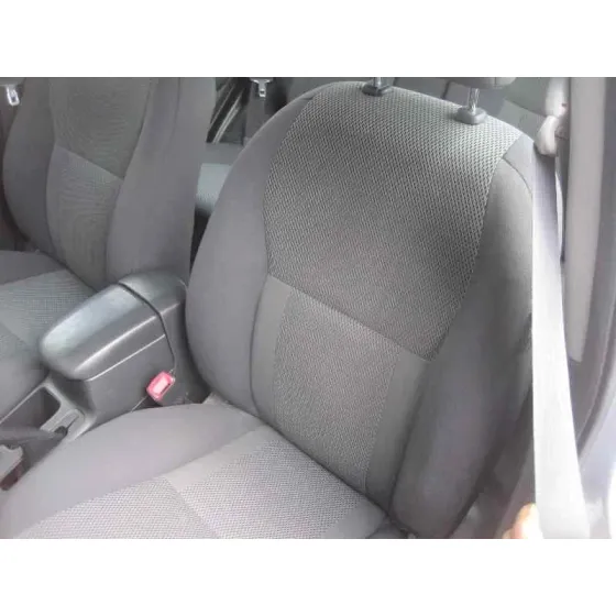 TOYOTA RAV 4 (A2) '2004 2.0 LUNA 4X4 (2003->) PLATA