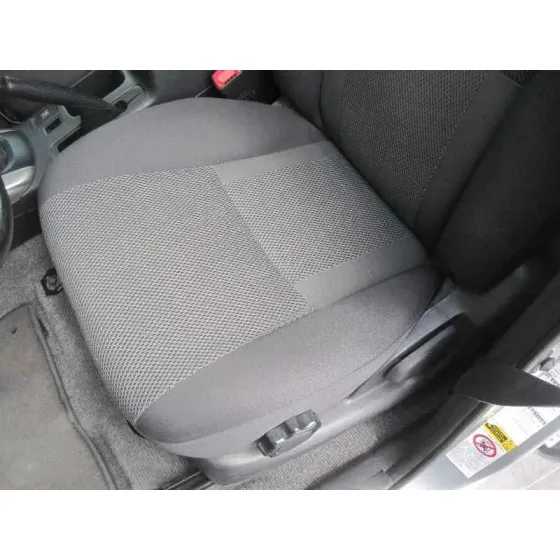 TOYOTA RAV 4 (A2) '2004 2.0 LUNA 4X4 (2003->) PLATA