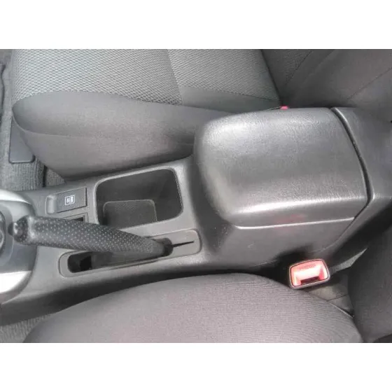 TOYOTA RAV 4 (A2) '2004 2.0 LUNA 4X4 (2003->) PLATA
